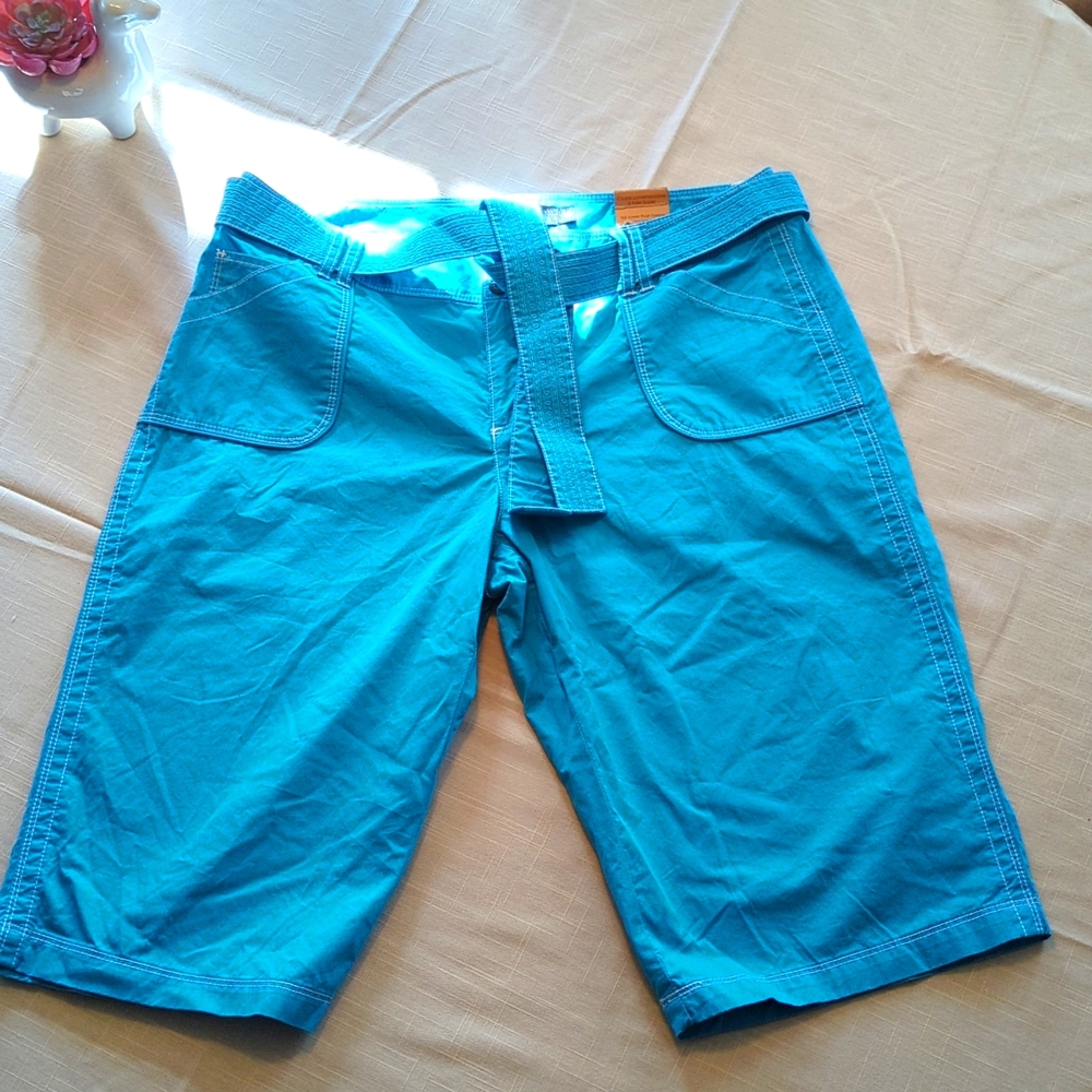 Tribal 5 pocket Turquoise Bermuda Shorts Size 10 NWT